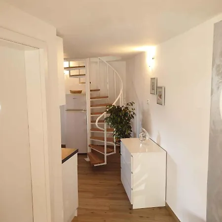 In 40257 Apartment *